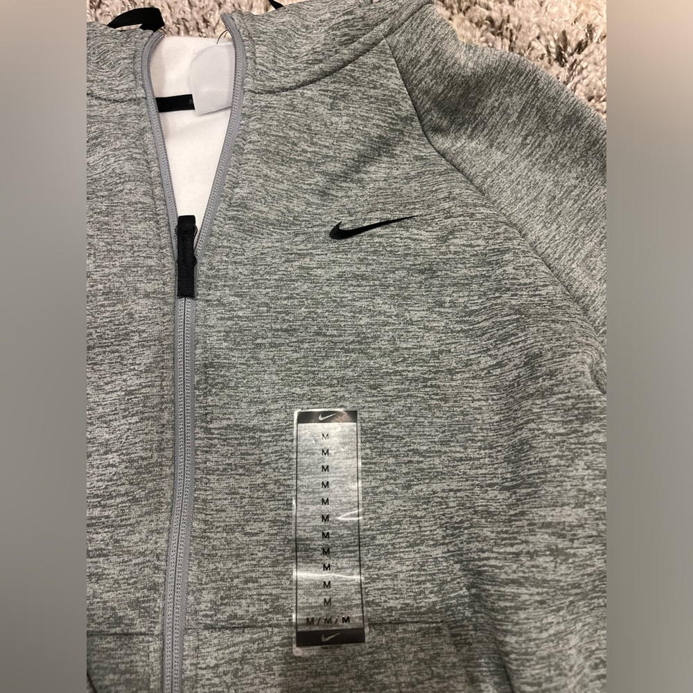 Brand new Nike sweatshirt never worn